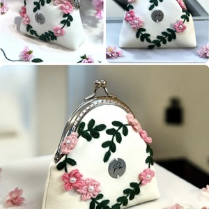 Cseresznyevirágos, kézzel hímzett csatos pénztárca - táska & tok - pénztárca & más tok - aprópénztartó - Meska.hu