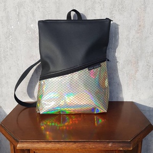 Műbőr hologramos hátizsák - táska & tok - hátizsák - hátizsák - Meska.hu