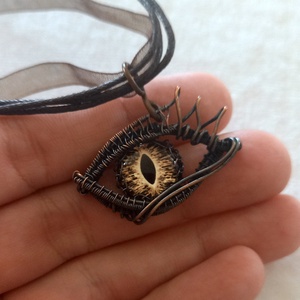 Sárkányszem medál, barna sárkányszem medál, vörösréz sárkány medál, kígyószem medál - ékszer - nyaklánc - medálos nyaklánc - Meska.hu