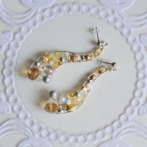 Fülbevaló Ívvarázs - Fehér, Ezüst, Arany - ékszer - fülbevaló - lógó fülbevaló - Meska.hu