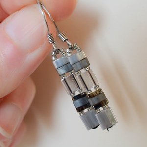 PiciPixel fülbevaló  Szürke tónusok - ékszer - fülbevaló - lógó fülbevaló - Meska.hu