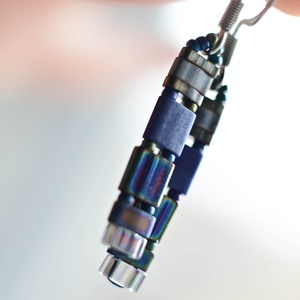 PiciPixel fülbevaló  farmerkék, apró geometrikus minimalista ékszer - ékszer - fülbevaló - lógó fülbevaló - Meska.hu