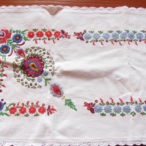 Hímzett kerekvirágos Kalocsai v. Matyó futó: 71,5x35cm - Meska.hu