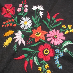 Gyönyörű Kalocsai hímzett kép fekete alapon: 38x48cm - művészet - textilkép - Meska.hu