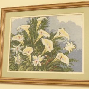 Keresztszemes kép kála virágokkal 37x46 cm, ajándéknak is kiváló, minőségi munka - otthon & életmód - dekoráció - kép & falikép - üvegkép - Meska.hu