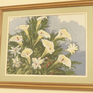 Keresztszemes kép kála virágokkal 37x46 cm, ajándéknak is kiváló, minőségi munka - otthon & életmód - dekoráció - kép & falikép - üvegkép - Meska.hu