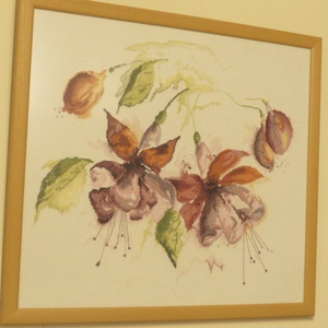 Keresztszemes kép fukszia virágokkal 47x52 cm,ajándéknak is kiváló, minőségi munka, Otthon & Életmód, Dekoráció, Kép & Falikép, Üvegkép, , MESKA