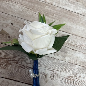 Örök menyasszonyi csokor vőlegény kitűzővel - kék-fehér - esküvő - menyasszonyi- és dobócsokor - Meska.hu