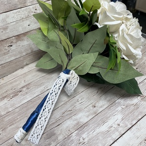 Örök menyasszonyi csokor vőlegény kitűzővel - kék-fehér - esküvő - menyasszonyi- és dobócsokor - Meska.hu