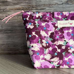 Lila-rózsaszín tavaszi virágos neszesszer pipere táska születésnap gyereknap pedagógusnap neszeszer - táska & tok - neszesszer - Meska.hu