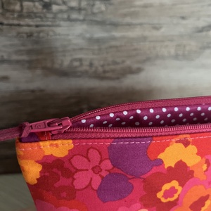 Lila-rózsaszín-sárga tavaszi virágos neszesszer pipere táska születésnap gyereknap pedagógusnap neszeszer - táska & tok - neszesszer - Meska.hu