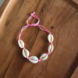 Kagylós karkötő - ékszer - karkötő - fonott karkötő - Meska.hu