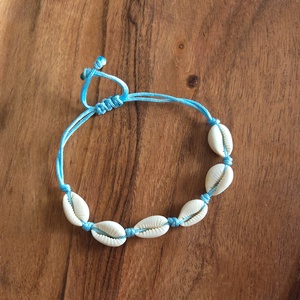 Kagylós karkötő - ékszer - karkötő - fonott karkötő - Meska.hu