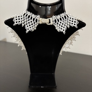 Fehér gyöngy kriza nyakék - ékszer - nyaklánc - gyöngyös nyaklánc - Meska.hu