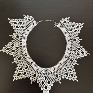 Fehér gyöngy kriza nyakék - ékszer - nyaklánc - gyöngyös nyaklánc - Meska.hu