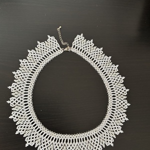 Alkalmi fehér gyöngyös nyaklánc - ékszer - nyaklánc - gyöngyös nyaklánc - Meska.hu