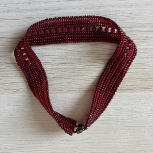 Piros kristályos nyakpánt, Ékszer, Nyaklánc, Gyöngyös nyaklánc, Gyöngyfűzés, gyöngyhímzés, MESKA