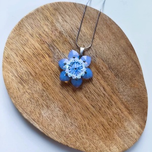 Jégvarázs virágmedál osztrák kristálygyöngyből - ékszer - nyaklánc - medál - Meska.hu