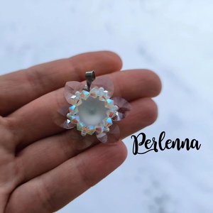 Hópihe virágmedál osztrák kristálygyöngyből, Ékszer, Nyaklánc, Medál, Gyöngyfűzés, gyöngyhímzés, MESKA