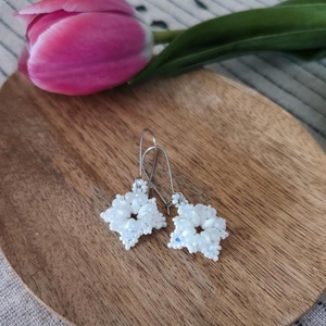 Hópehely gyöngyfűzött fülbevaló - Meska.hu