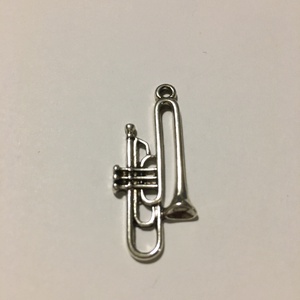 10 db Tibeti ezüst színű trombita medál, Kellékek & szerszámok, Gyöngyfűzés kellékek, Egyéb alkatrész, Ékszerkészítés, MESKA