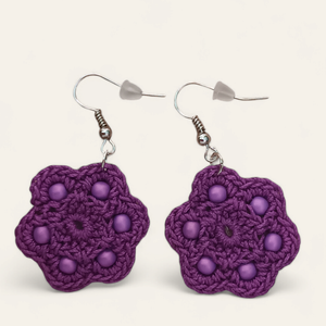 Gerbera fülbevaló püspöklila, Ékszer, Fülbevaló, Lógós kerek fülbevaló, Csipkekészítés, MESKA