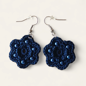 Gerbera fülbevaló sötétkék , Ékszer, Fülbevaló, Lógós kerek fülbevaló, Csipkekészítés, MESKA