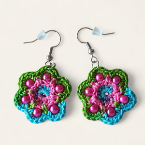 Gerbera fülbevaló türkiz-pink, Ékszer, Fülbevaló, Lógós kerek fülbevaló, Csipkekészítés, MESKA