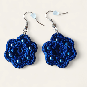 Gerbera fülbevaló királykék , Ékszer, Fülbevaló, Lógós kerek fülbevaló, Csipkekészítés, MESKA