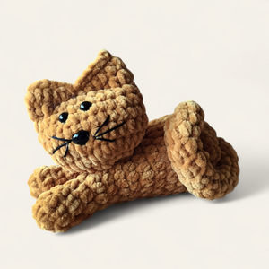 Plüss fekvő cica vörös  20cm-es , Játék & Sport, Plüssállat & Játékfigura, Cica, Horgolás, MESKA