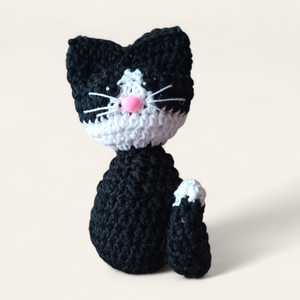 Ülő cica fekete-fehér , Játék & Sport, Plüssállat & Játékfigura, Cica, Horgolás, MESKA