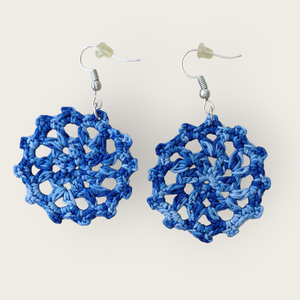 Kristály fülbevaló kék cirmos , Ékszer, Fülbevaló, Lógó fülbevaló, Horgolás, MESKA