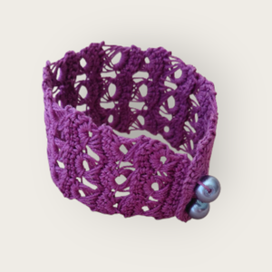 Csipke karkötő 3 soros orgonalila - Meska.hu