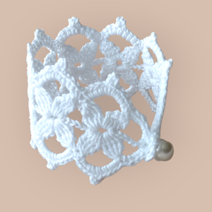 Csipke karkötő pikós fehér , Ékszer, Karkötő, Széles karkötő, Horgolás, MESKA