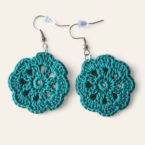 Csipkerózsa fülbevaló smaragd  - Meska.hu