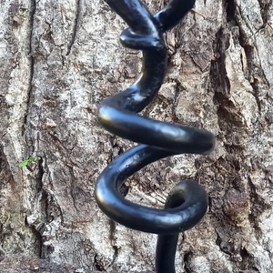 Kovácsoltvas írószertartó - otthon & életmód - papír, írószer - tolltartó & ceruzatekercs - Meska.hu