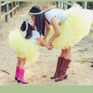 Anya lánya  tüll szoknyában. -  - Meska.hu