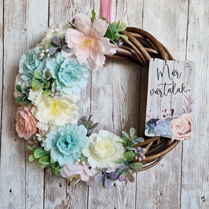 Ajtódísz , Otthon & Életmód, Dekoráció, Ajtó- és ablak dekoráció, Ajtódísz & Kopogtató, Virágkötés, 20cm-es fonott koszorú alapra készült. , MESKA