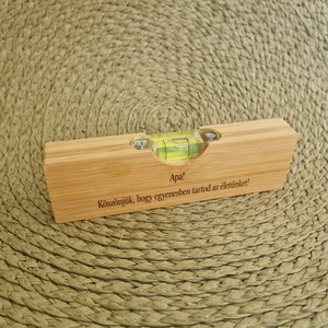 Gravírozott mini vízmérték - otthon & életmód - konyhafelszerelés, tálalás - italos kellékek - sörnyitó - Meska.hu