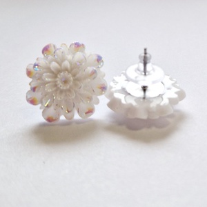 Virág fülbevaló választható színben - ékszer - fülbevaló - pötty fülbevaló - Meska.hu