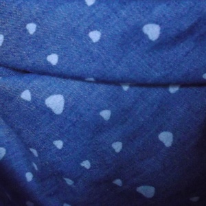 Sál kesztyű szett kék, farmer hatású, fehér szívekkel Körsál Nyakmelegítő - ruha & divat - sál, sapka, kendő - sál - Meska.hu