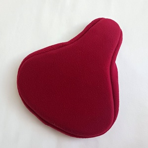 Mély piros polár őszi/ téli kerékpár üléshuzat nyereghuzat ülésdíszítő, Játék & Sport, Sport és kikapcsolódás, Kerékpározás, Nyereghuzat, Varrás, MESKA