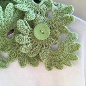 Zöldalma Virágos Dekoratív horgolt sál - ruha & divat - sál, sapka, kendő - kendő - Meska.hu