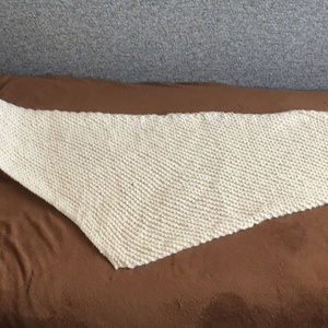 Aszimmetrikus kötött kendő  - ruha & divat - sál, sapka, kendő - sapka & sál szett - Meska.hu