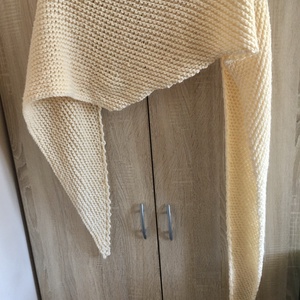 Aszimmetrikus kötött kendő  - ruha & divat - sál, sapka, kendő - sapka & sál szett - Meska.hu