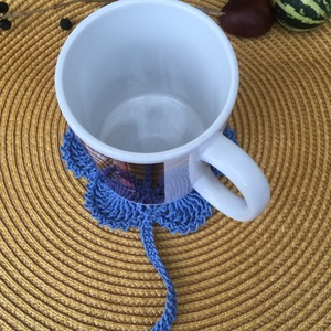 Kék virágos  bögrealátét  - otthon & életmód - dekoráció - asztal és polc dekoráció - asztaldísz - Meska.hu