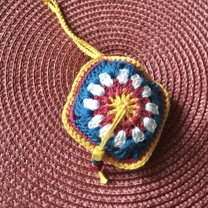 Pénztartó/fülhallgató tartó négyszög  - táska & tok - kulcstartó & táskadísz - kulcstartó - Meska.hu