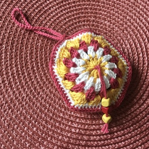 Pénztartó/fülhallgató tartó piros -sárga  - táska & tok - kulcstartó & táskadísz - kulcstartó - Meska.hu