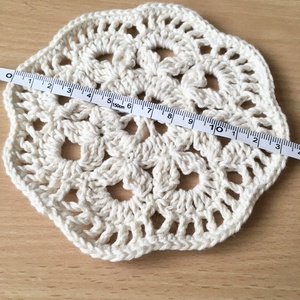 Virágos alátét  - otthon & életmód - konyhafelszerelés, tálalás - sütés, főzés - edényalátét - Meska.hu