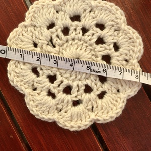 Virágos natúr alátét  - otthon & életmód - konyhafelszerelés, tálalás - sütés, főzés - edényalátét - Meska.hu